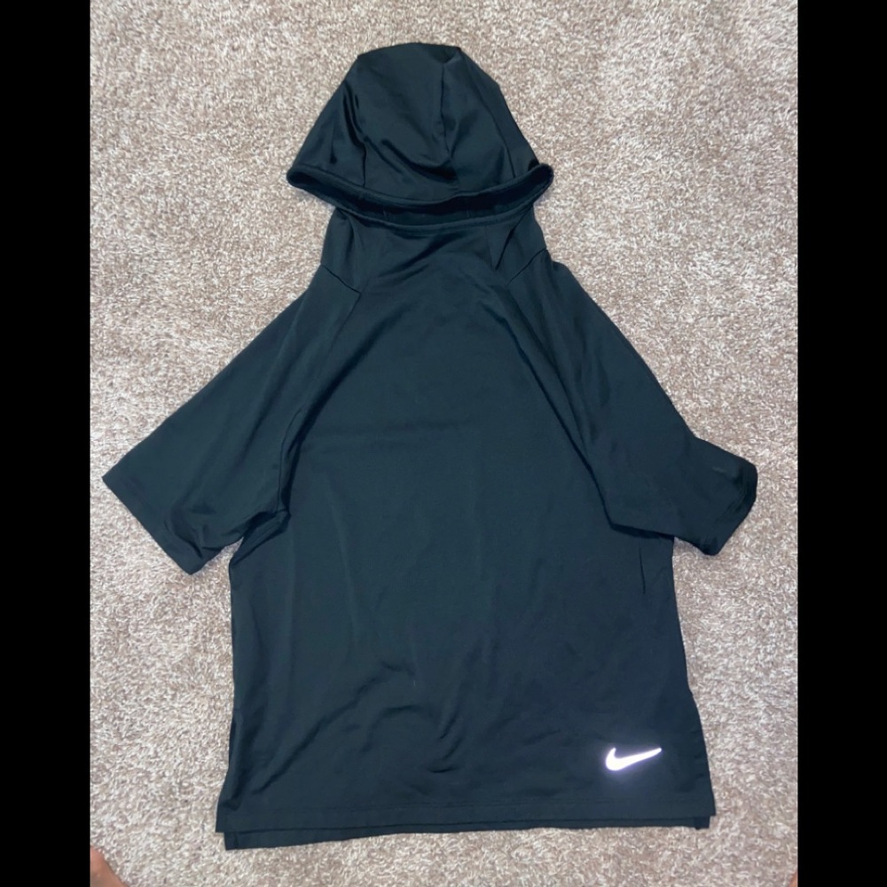 Nike short sleeve sweater